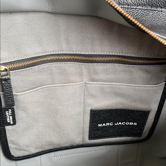 THE LEATHER LARGE TOTE BAG - Picture 13 of 15